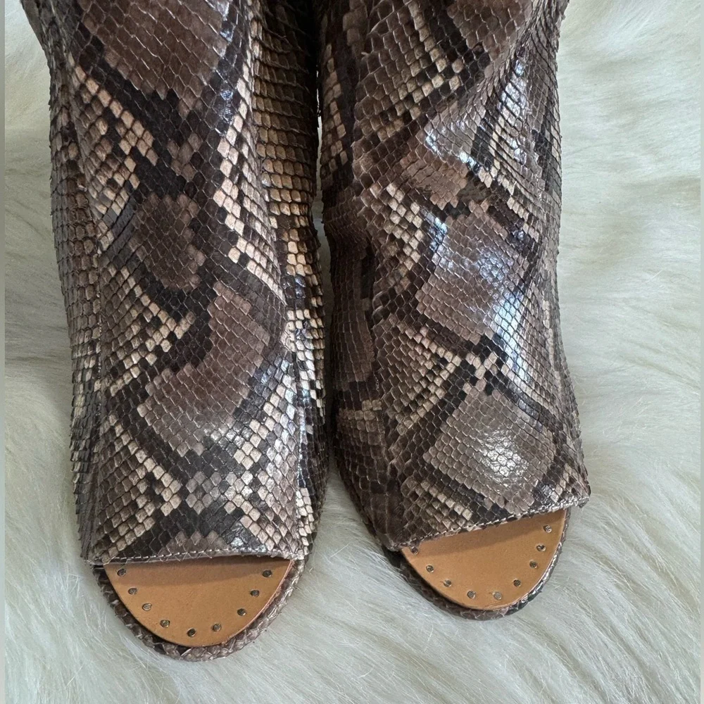 Vero Cuoio Textured Snake Scale Peep Toe Booties Wood Block Heel Western